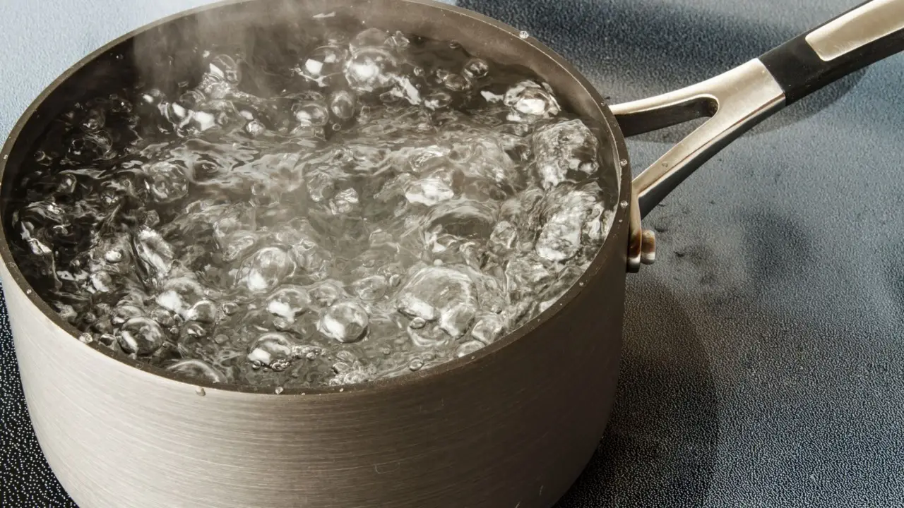 Attenzione! Non usare mai acqua bollente su questi tessuti